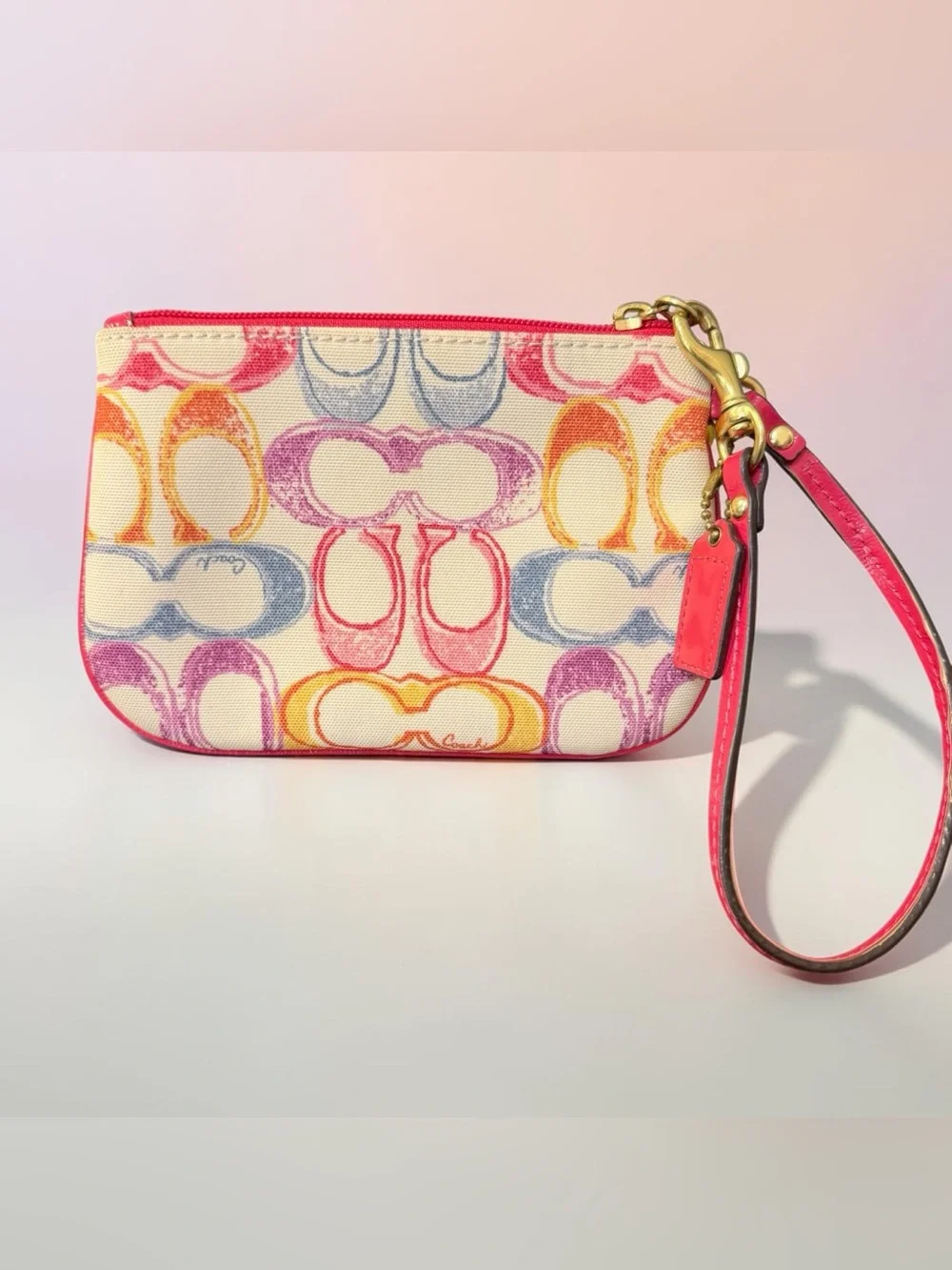 Coach Hamptons Signature Scribble Wristlet (A598)